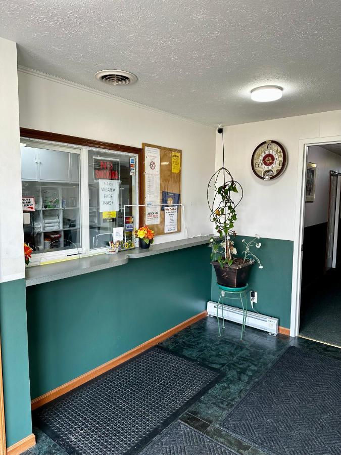 Attica Inn Exteriér fotografie